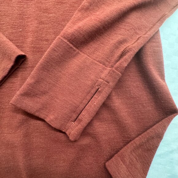 Foresthill Ascent Seamless Turtleneck in Dried Cinnamon - Picture 5 of 7